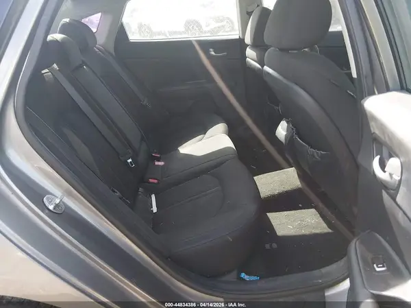 5XXGT4L30JG185332 2018 KIA OPTIMA - Image 8