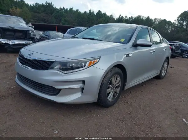 5XXGT4L30JG188179 2018 KIA OPTIMA - Image 2
