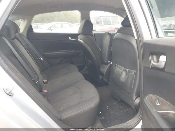 5XXGT4L30JG188179 2018 KIA OPTIMA - Image 8