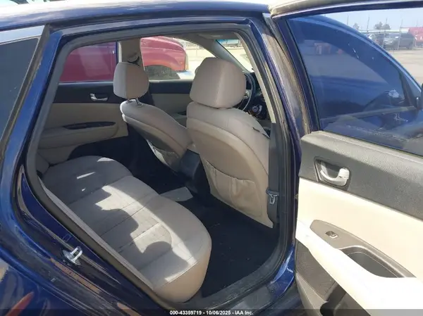 5XXGT4L30JG191146 2018 KIA OPTIMA - Image 8