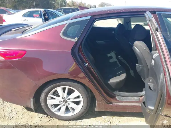 5XXGT4L30JG191311 2018 KIA OPTIMA - Image 8