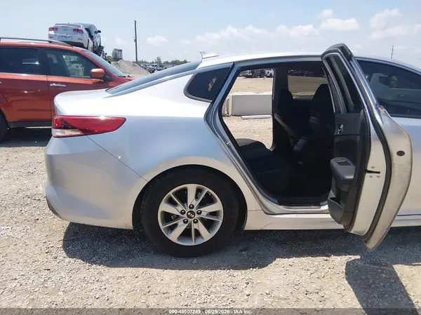 5XXGT4L30JG192605 2018 KIA OPTIMA - Image 8