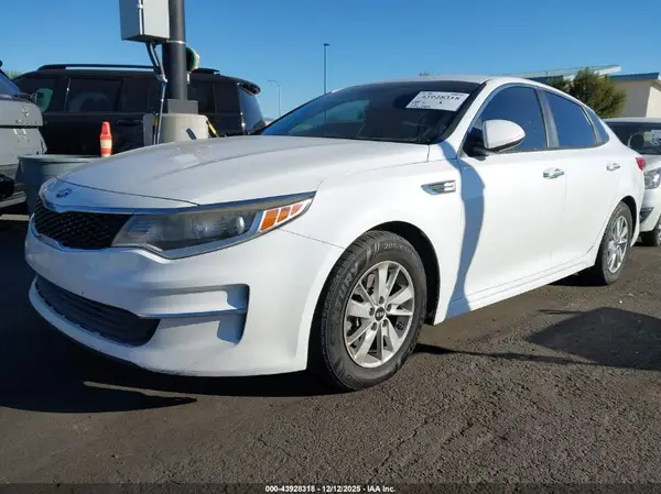 5XXGT4L30JG193513 2018 KIA OPTIMA - Image 2
