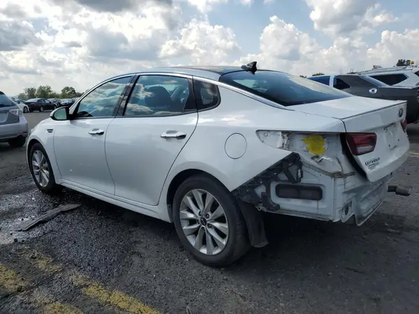 5XXGT4L30JG195360 2018 KIA OPTIMA - Image 2