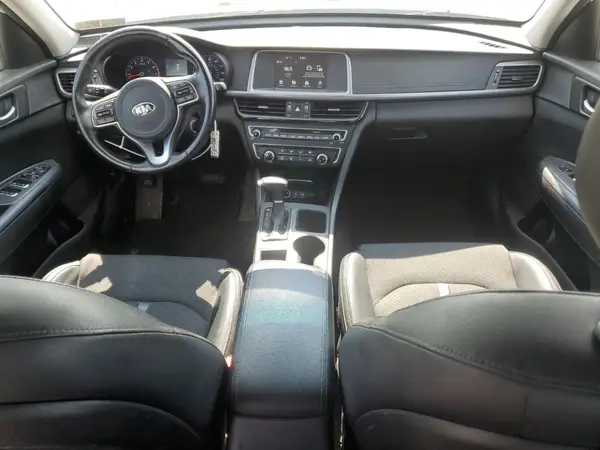 5XXGT4L30JG195360 2018 KIA OPTIMA - Image 8