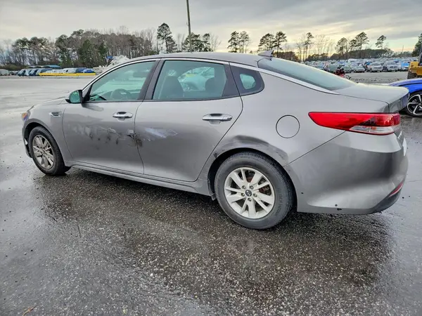 5XXGT4L30JG198050 2018 KIA OPTIMA - Image 2