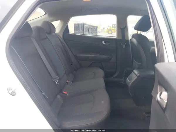 5XXGT4L30JG198582 2018 KIA OPTIMA - Image 8