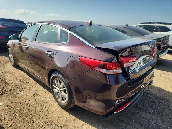 5XXGT4L30JG199506 2018 KIA OPTIMA - Image 2