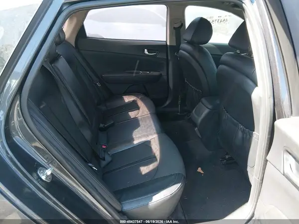 5XXGT4L30JG201027 2018 KIA OPTIMA - Image 8