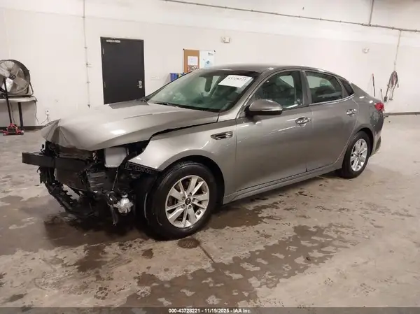 5XXGT4L30JG201562 2018 KIA OPTIMA - Image 2
