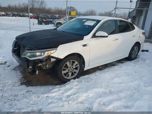 5XXGT4L30JG201710 2018 KIA OPTIMA - Image 2