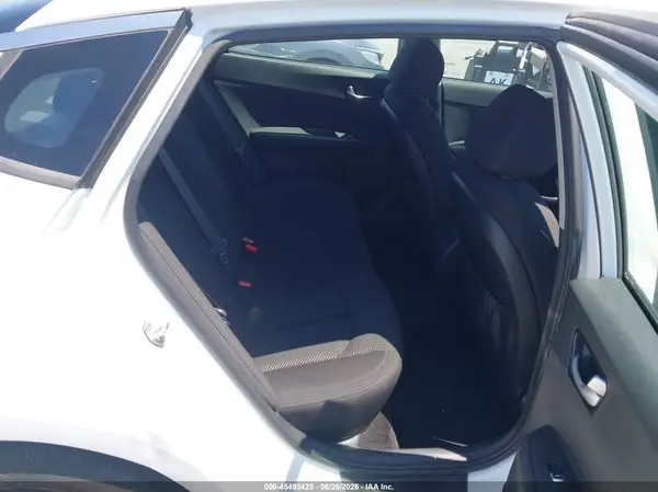5XXGT4L30JG205448 2018 KIA OPTIMA - Image 8