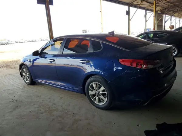 5XXGT4L30JG207474 2018 KIA OPTIMA - Image 2