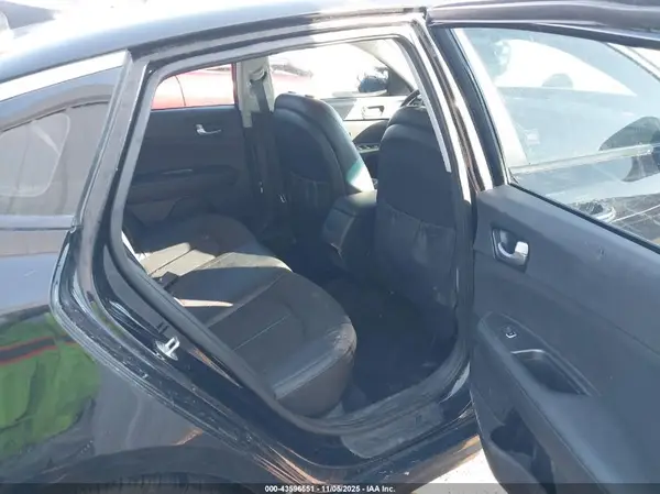 5XXGT4L30JG211153 2018 KIA OPTIMA - Image 8