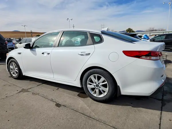 5XXGT4L30JG213193 2018 KIA OPTIMA - Image 2