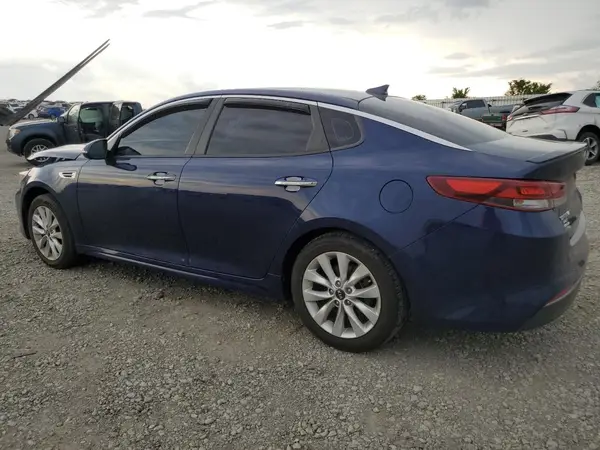 5XXGT4L30JG214697 2018 KIA OPTIMA - Image 2