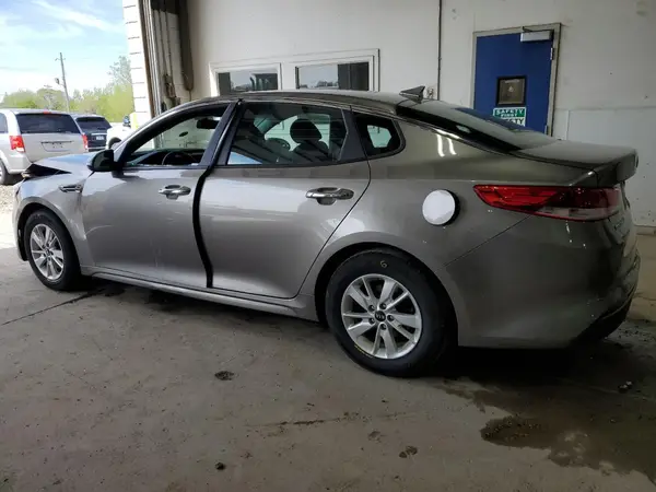 5XXGT4L30JG215977 2018 KIA OPTIMA - Image 2