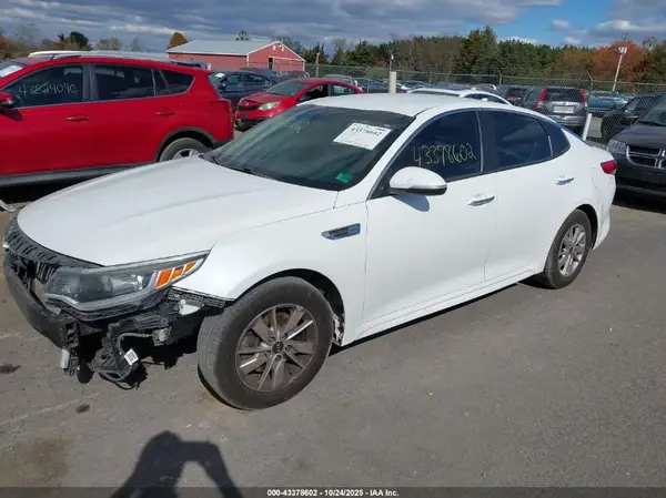 5XXGT4L30JG217468 2018 KIA OPTIMA - Image 2
