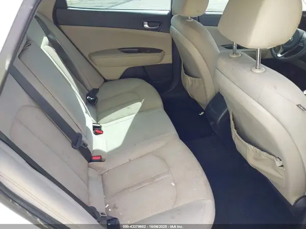 5XXGT4L30JG217468 2018 KIA OPTIMA - Image 8
