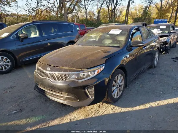 5XXGT4L30JG223237 2018 KIA OPTIMA - Image 2