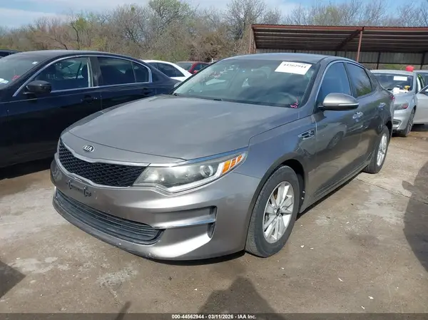 5XXGT4L30JG223707 2018 KIA OPTIMA - Image 2