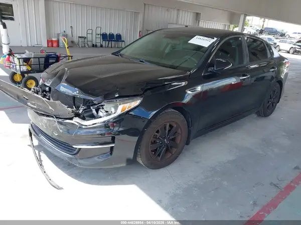 5XXGT4L30JG223769 2018 KIA OPTIMA - Image 2