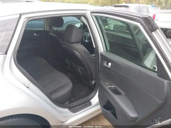 5XXGT4L30JG224968 2018 KIA OPTIMA - Image 8