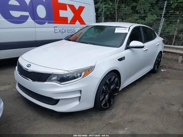 5XXGT4L30JG225764 2018 KIA OPTIMA - Image 2
