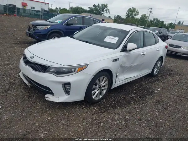 5XXGT4L30JG225778 2018 KIA OPTIMA - Image 2