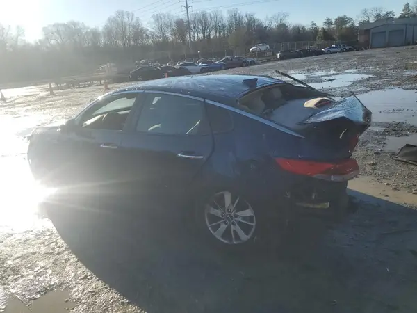5XXGT4L30JG226543 2018 KIA OPTIMA - Image 2
