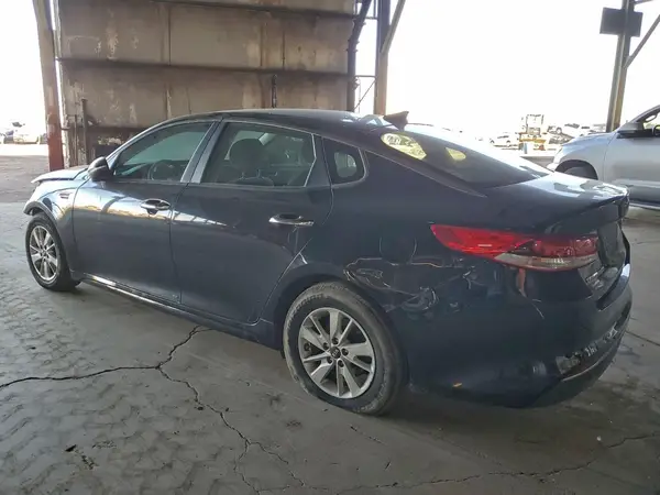 5XXGT4L30JG229751 2018 KIA OPTIMA - Image 2