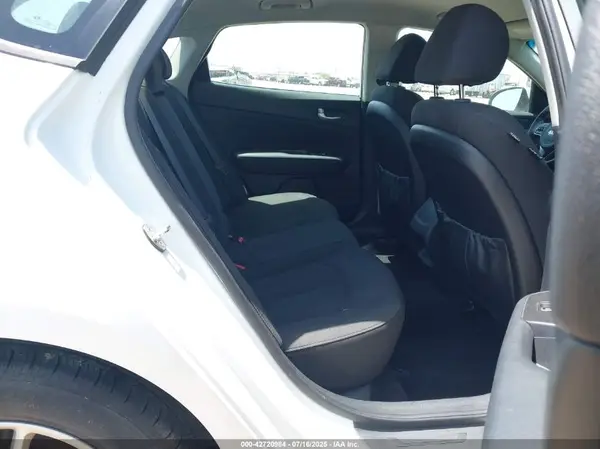 5XXGT4L30JG232519 2018 KIA OPTIMA - Image 8