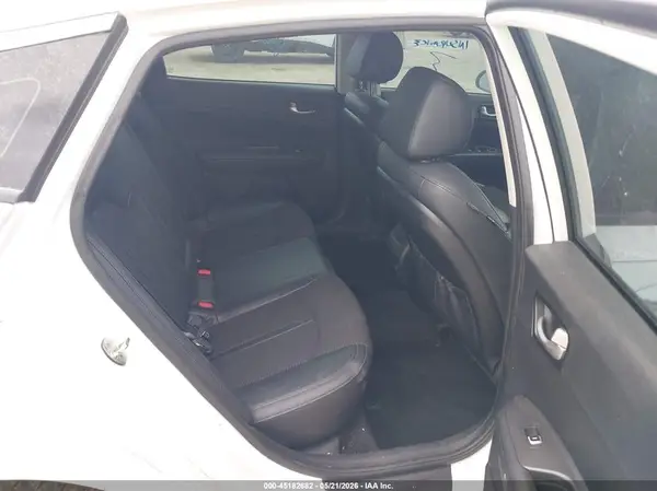 5XXGT4L30JG233072 2018 KIA OPTIMA - Image 8