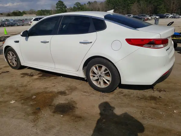 5XXGT4L30JG233945 2018 KIA OPTIMA - Image 2