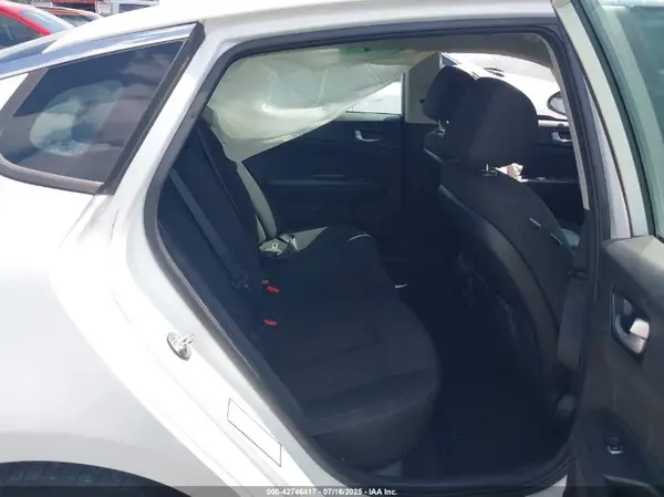 5XXGT4L30JG235372 2018 KIA OPTIMA - Image 8