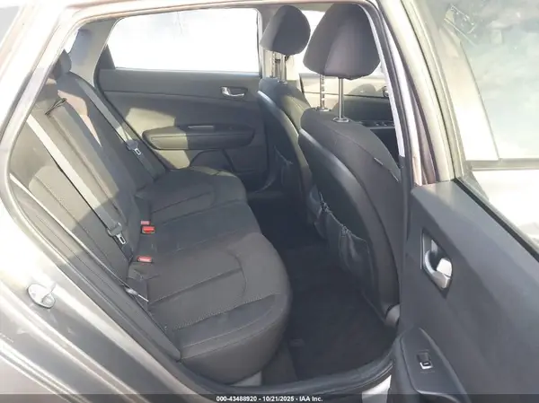 5XXGT4L30JG236294 2018 KIA OPTIMA - Image 8
