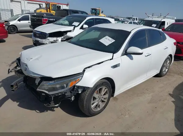 5XXGT4L30JG236361 2018 KIA OPTIMA - Image 2