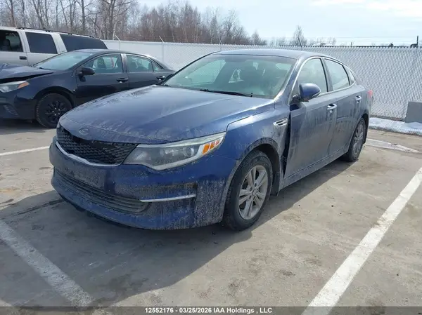 5XXGT4L30JG236425 2018 KIA OPTIMA - Image 2