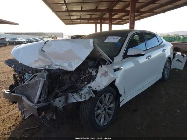 5XXGT4L30JG236781 2018 KIA OPTIMA - Image 2