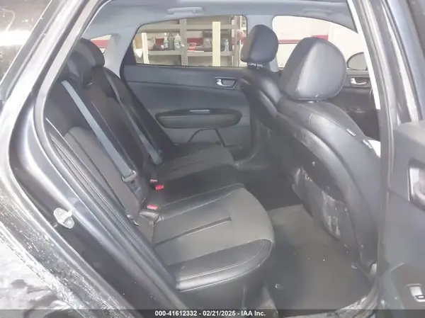 5XXGT4L30JG241236 2018 KIA OPTIMA - Image 8