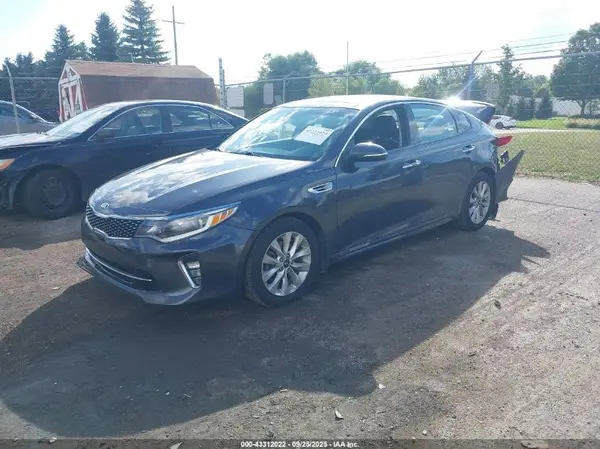 5XXGT4L30JG241916 2018 KIA OPTIMA - Image 2