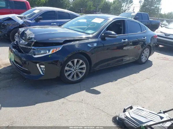 5XXGT4L30JG243164 2018 KIA OPTIMA - Image 2