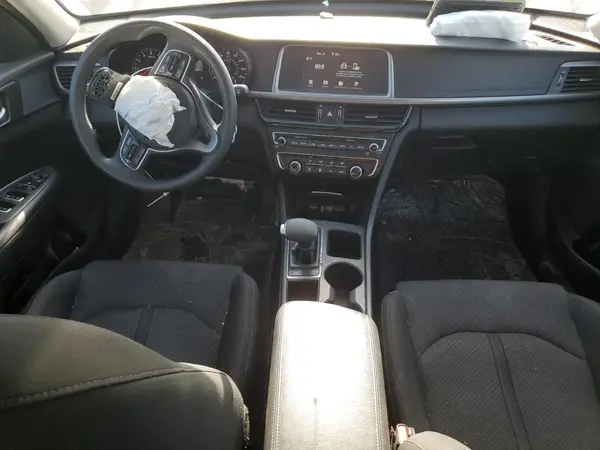 5XXGT4L30JG243990 2018 KIA OPTIMA - Image 8