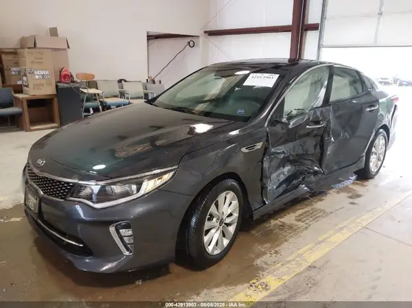 5XXGT4L30JG244301 2018 KIA OPTIMA - Image 2