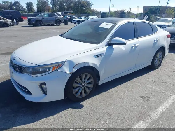 5XXGT4L30JG246226 2018 KIA OPTIMA - Image 2
