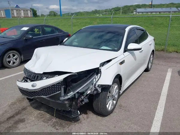 5XXGT4L30JG247036 2018 KIA OPTIMA - Image 2