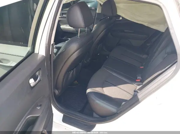 5XXGT4L30JG247036 2018 KIA OPTIMA - Image 8