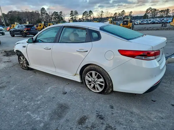 5XXGT4L30JG248817 2018 KIA OPTIMA - Image 2