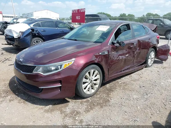 5XXGT4L30JG251331 2018 KIA OPTIMA - Image 2