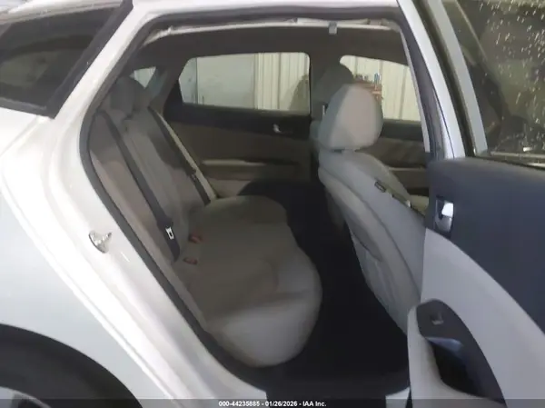 5XXGT4L30JG251426 2018 KIA OPTIMA - Image 8